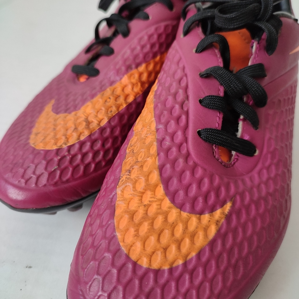 Nike Cleats - Picture 12 of 16